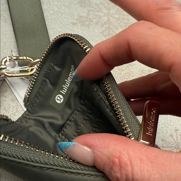 lululemon athletica bay leaf and light ivory wallet wristlet Set reg 70$ - Picture 4 of 4